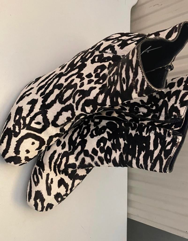 Calvin Klein laarzen met zebraprint, maat 37, Kleding | Dames, Schoenen, Zwart, Lage of Enkellaarzen, Ophalen of Verzenden, Zo goed als nieuw