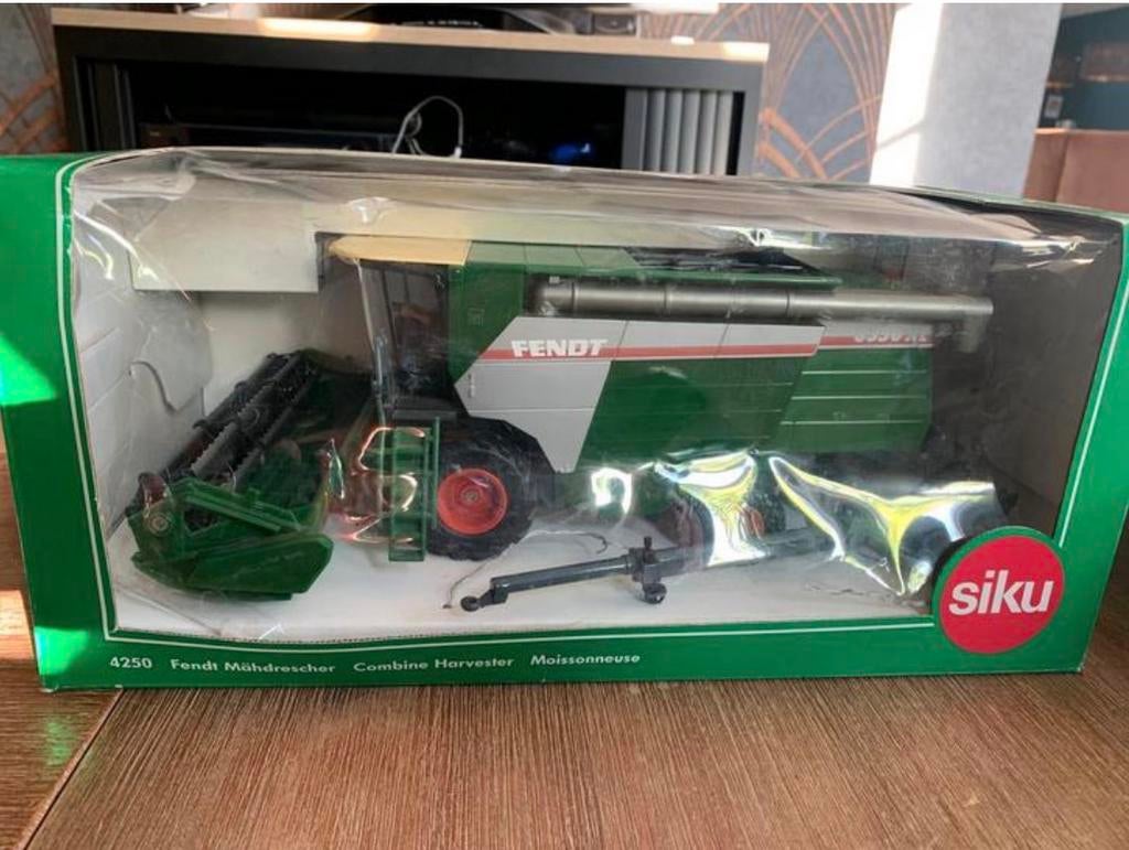 Siku Fendt Mähdrescher nieuw in doos, Ophalen of Verzenden, Zo goed als nieuw, Tractor of Landbouw, SIKU