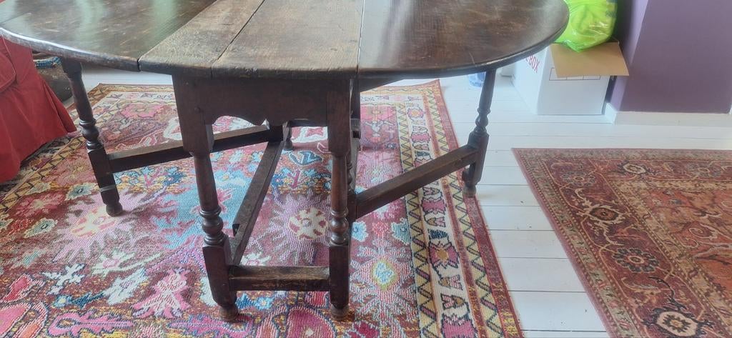 Antieke bridgetafel, Ophalen