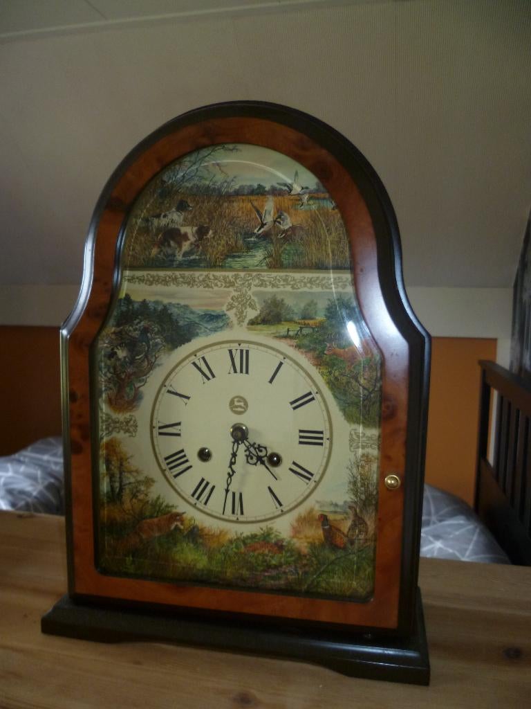Klok met jacht-tafereel, Antiek en Kunst, Ophalen