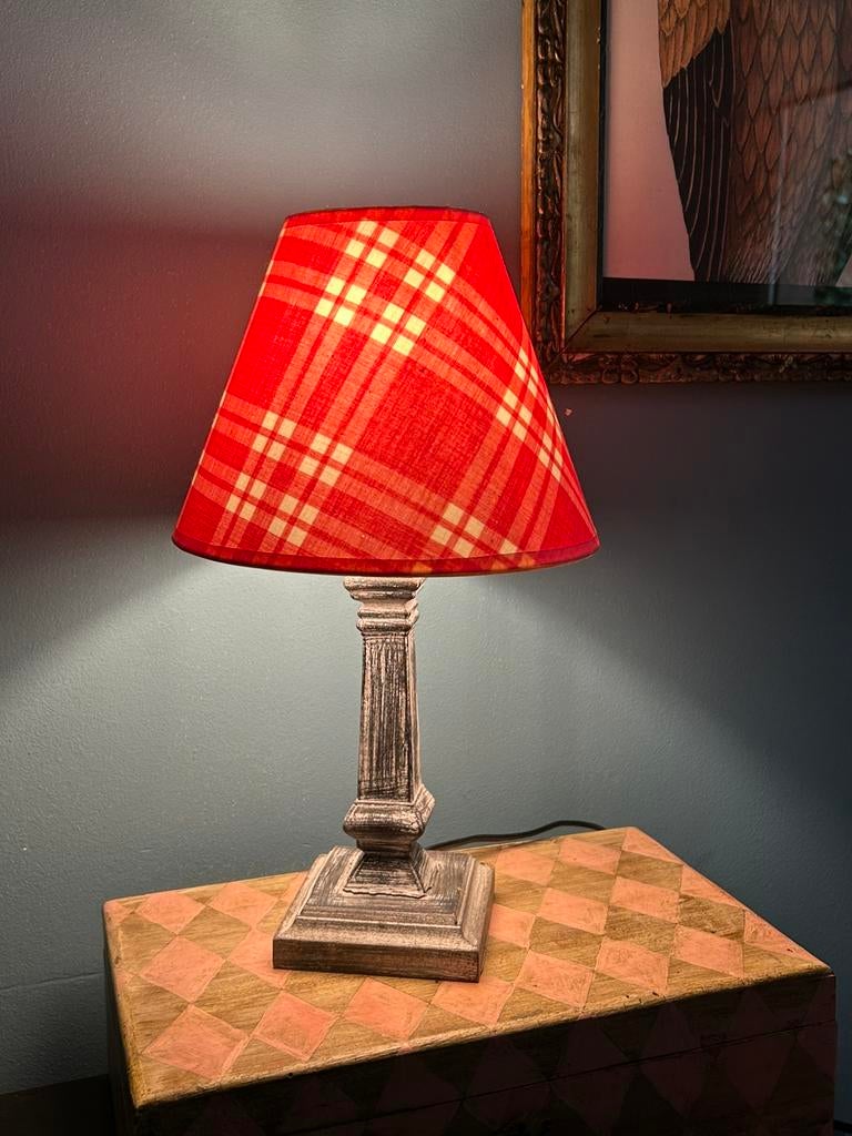 Klein geruit kapje, Ophalen, Zo goed als nieuw, Rond, Minder dan 25 cm