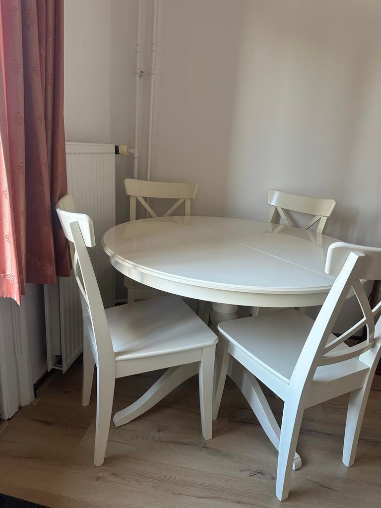 Witte ronde eettafel met vier stoelen, Ophalen, Gebruikt, 100 tot 150 cm, Rond