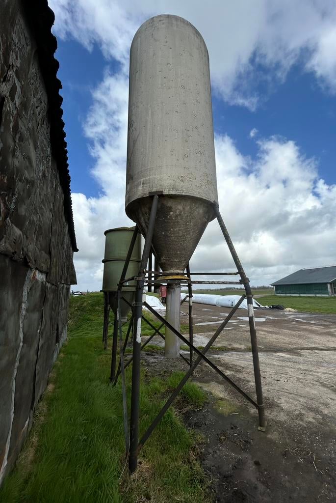 2 silos, Ophalen, Vee