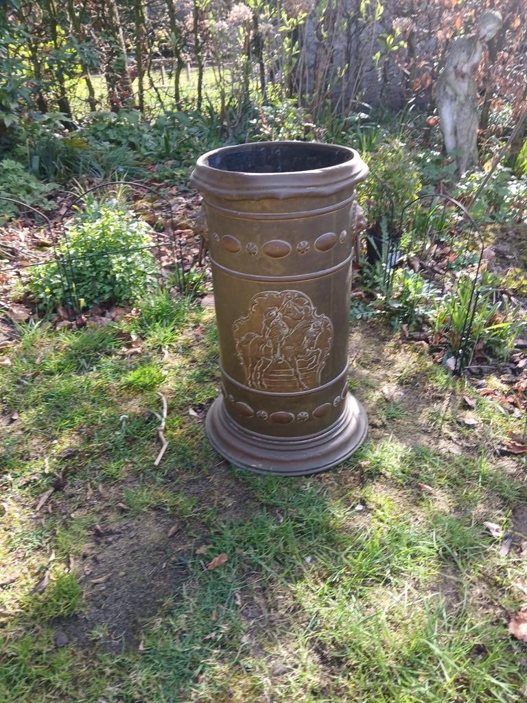 Koperen paraplubak, Ophalen