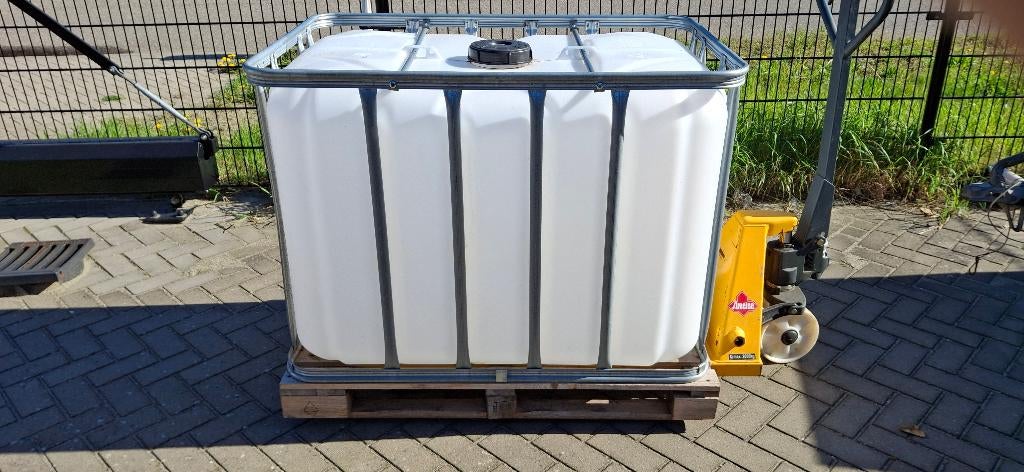 Ibc vat, 150 liter of meer, Ophalen, Zo goed als nieuw, Kunststof