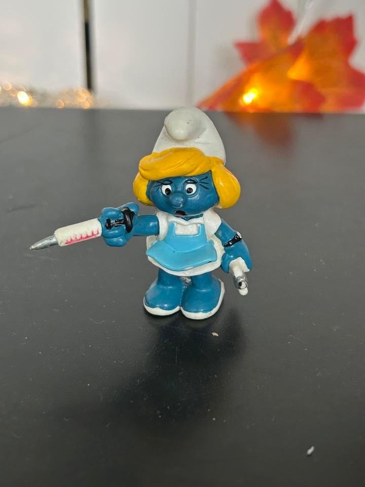 Schleich 20139 verpleegster Smurfin 1981, Verzamelen, Smurfen, Ophalen of Verzenden, Gebruikt, Smurfin, Poppetje, Figuurtje of Knuffel