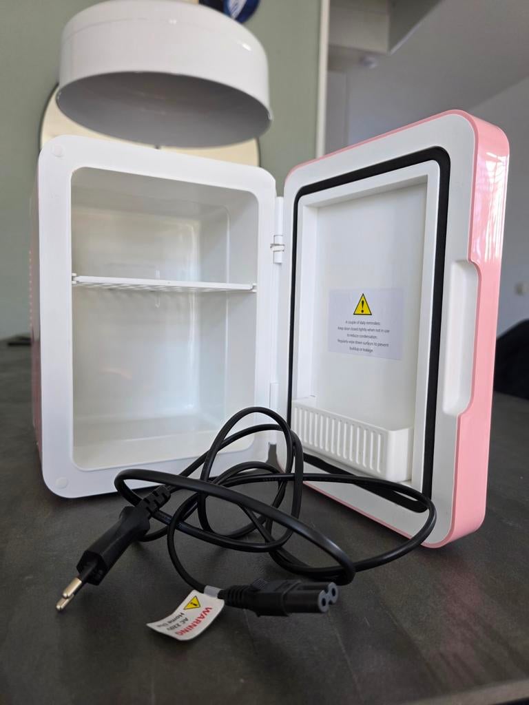 Mini Koelkast Olvy Roze - Draagbaar en Compact, Zonder vriesvak, Ophalen of Verzenden, Minder dan 45 cm, Minder dan 85 cm