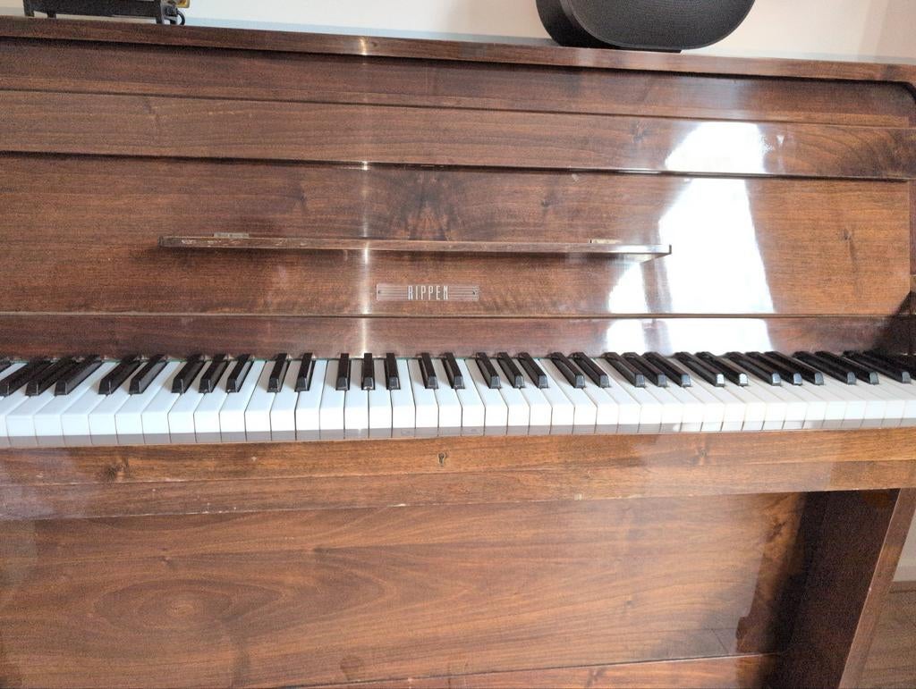 Mooie gebruikte piano, merk Rippen, bruin, Muziek en Instrumenten, Piano's, Ophalen, Gebruikt, Bruin, Piano