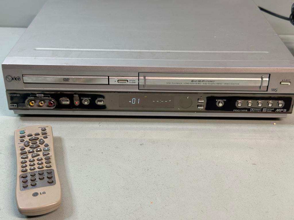 LG DVC5930 DVD Video Recorder - VHS Combo, Audio, Tv en Foto, Videospelers, Gebruikt, VHS-speler of -recorder, Lg, ?