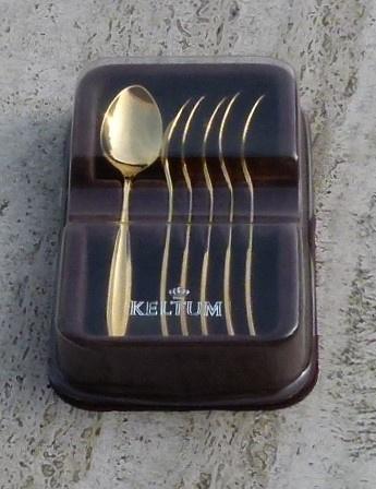 Van Nelle 4 Koppen en Schotels met 6 Vergulde Theelepels, Huis en Inrichting, Keuken | Servies, Nieuw, Ophalen of Verzenden, Wedgwood