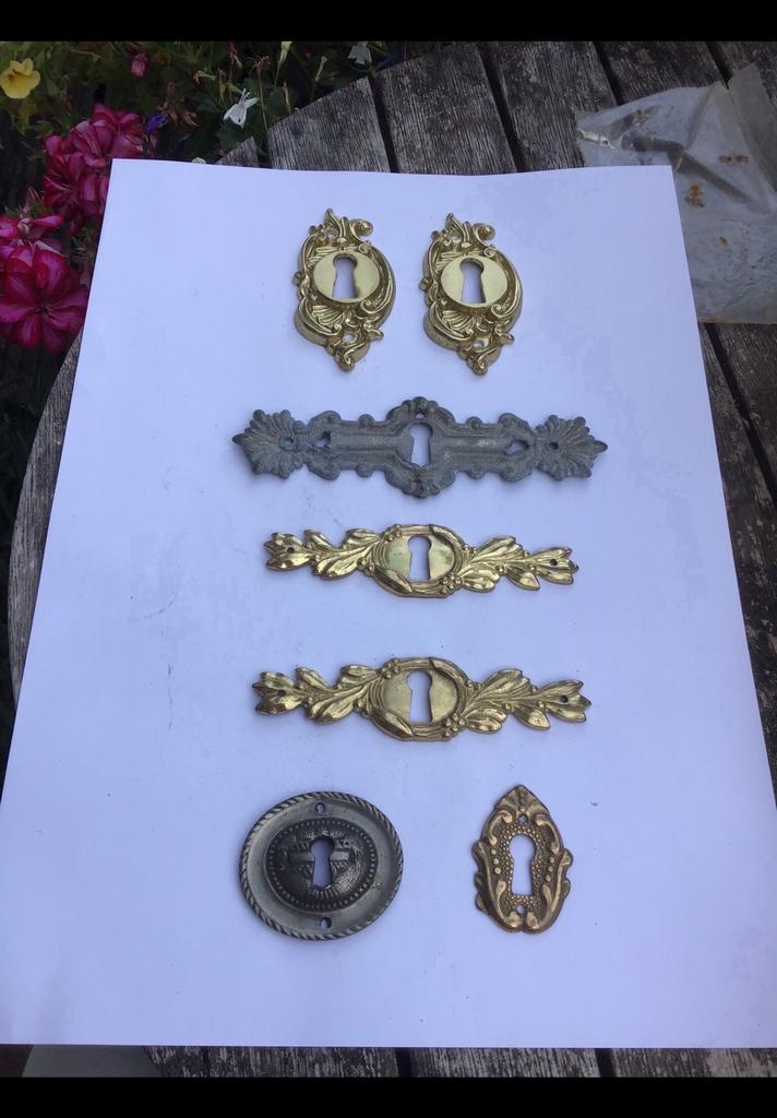 Geel koperen, messing, metalen sleutelplaatjes, slotplaatjes, Ophalen of Verzenden, Zo goed als nieuw