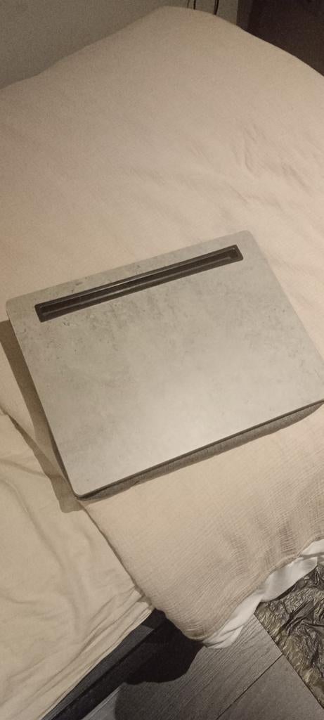 Tablet, koffie, boeken tafelblad met kussen voor op schoot, Ophalen of Verzenden, Zo goed als nieuw, 25 tot 50 cm, Rechthoekig