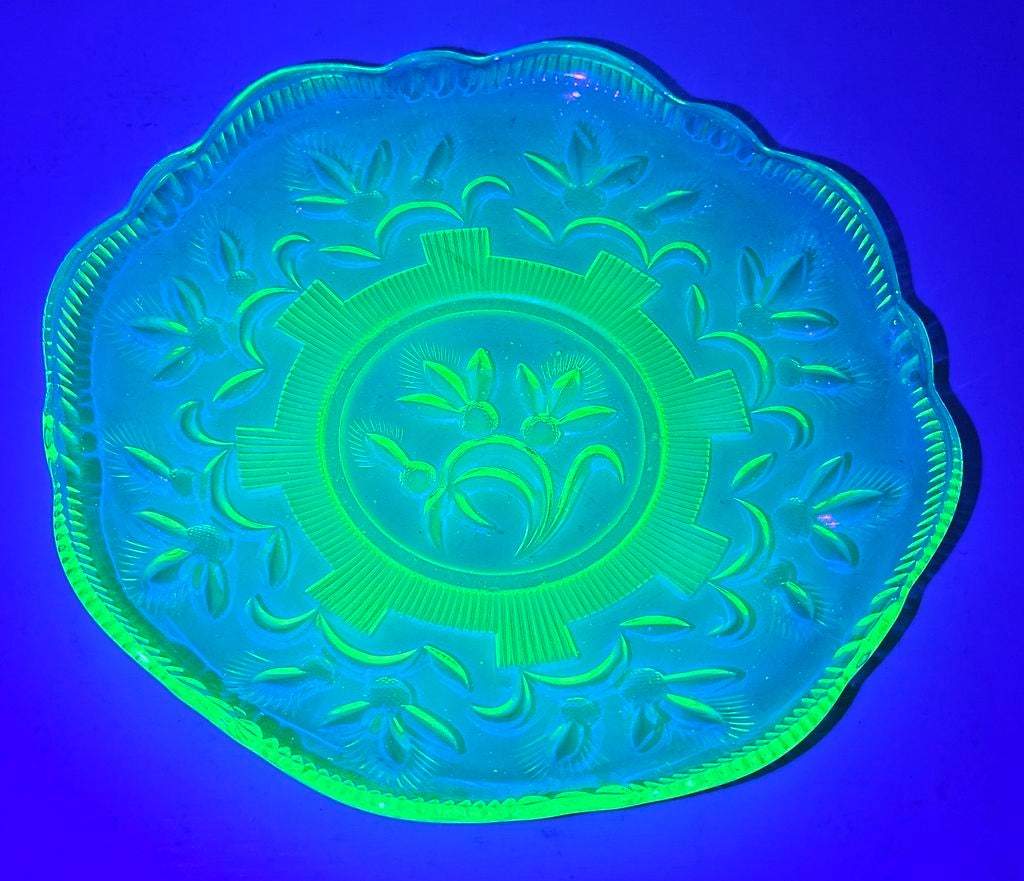 Uranium glas schaal, Antiek en Kunst, Antiek | Glas en Kristal, Ophalen of Verzenden
