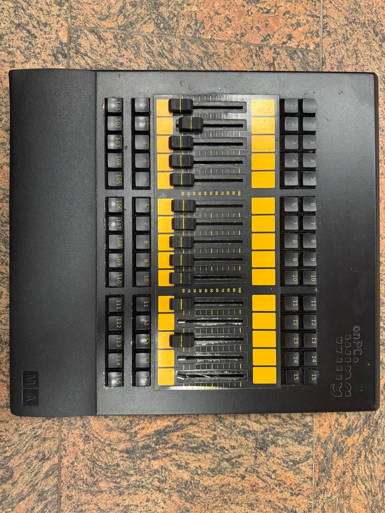 GrandMA 2 on PC Faderwing, Muziek en Instrumenten, Mengpanelen, Ophalen, Gebruikt, 10 tot 20 kanalen