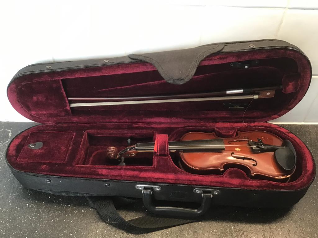 Kleine oude Mavis viool met strijkstok en tas., Ophalen of Verzenden, Zo goed als nieuw, 4/4-viool