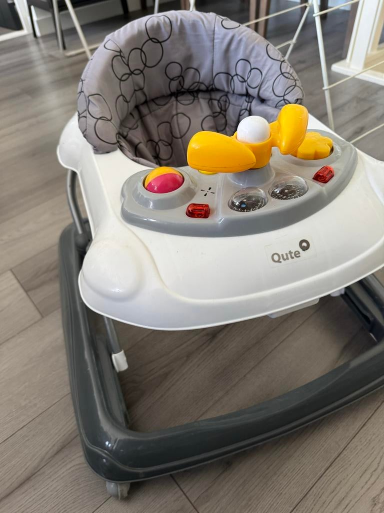 Loopwagentje Qute, Ophalen, Gebruikt, Jongen of Meisje