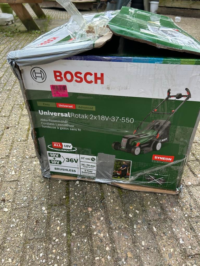 Bosch Universal Rotak 2x 18V 37-550 Accu Grasmaaier, Tuin en Terras, Grasmaaiers, Gebruikt, ., Accu-grasmaaier, Ophalen of Verzenden