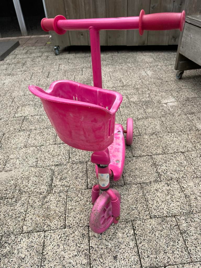 Stepje roze kind met mandje, Kinderen en Baby's, Speelgoed | Buiten | Voertuigen en Loopfietsen, Ophalen, Gebruikt, Loopfiets