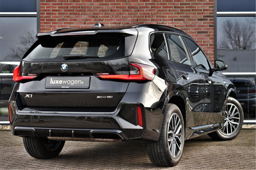 BMW X1 sDrive18i M-Sport Camera ACC-voorber Shadowline Adp-o, 12 maanden, 136 pk, Gebruikt, Zwart