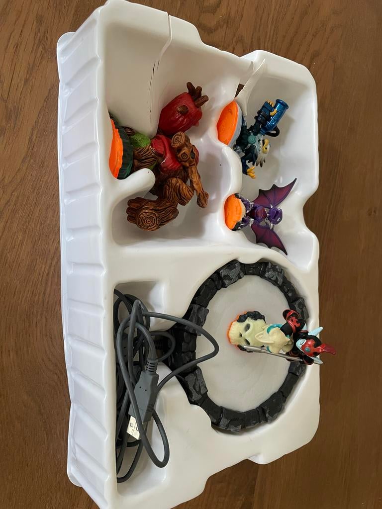 Skylanders Giants Starter Pack Wii - Compleet met Figuren, Avontuur en Actie, Gebruikt, 1 speler, Eén computer