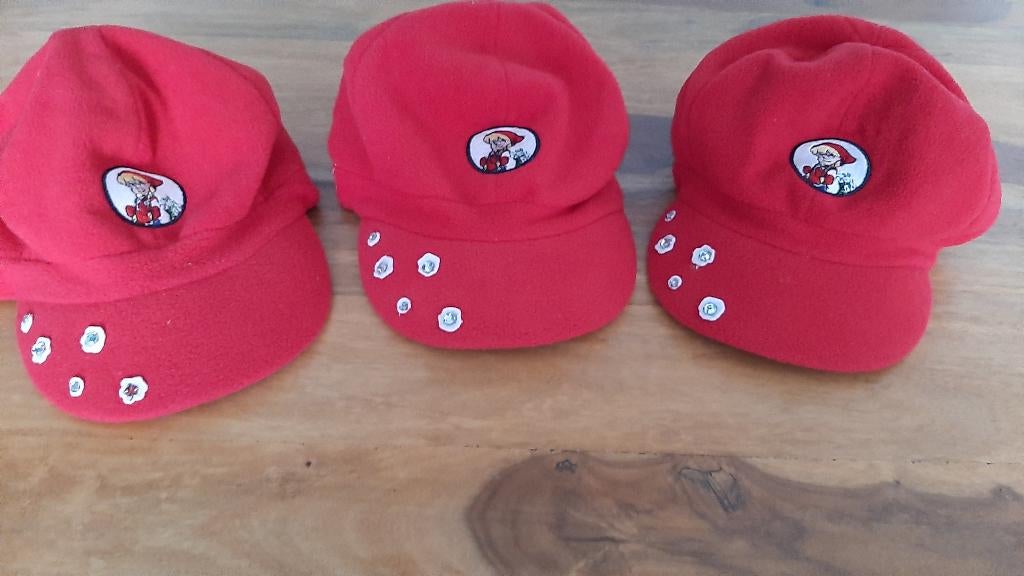 efteling roodkapje petten nieuw € 2,00 per stuk, Ophalen, Nieuw, Kleding