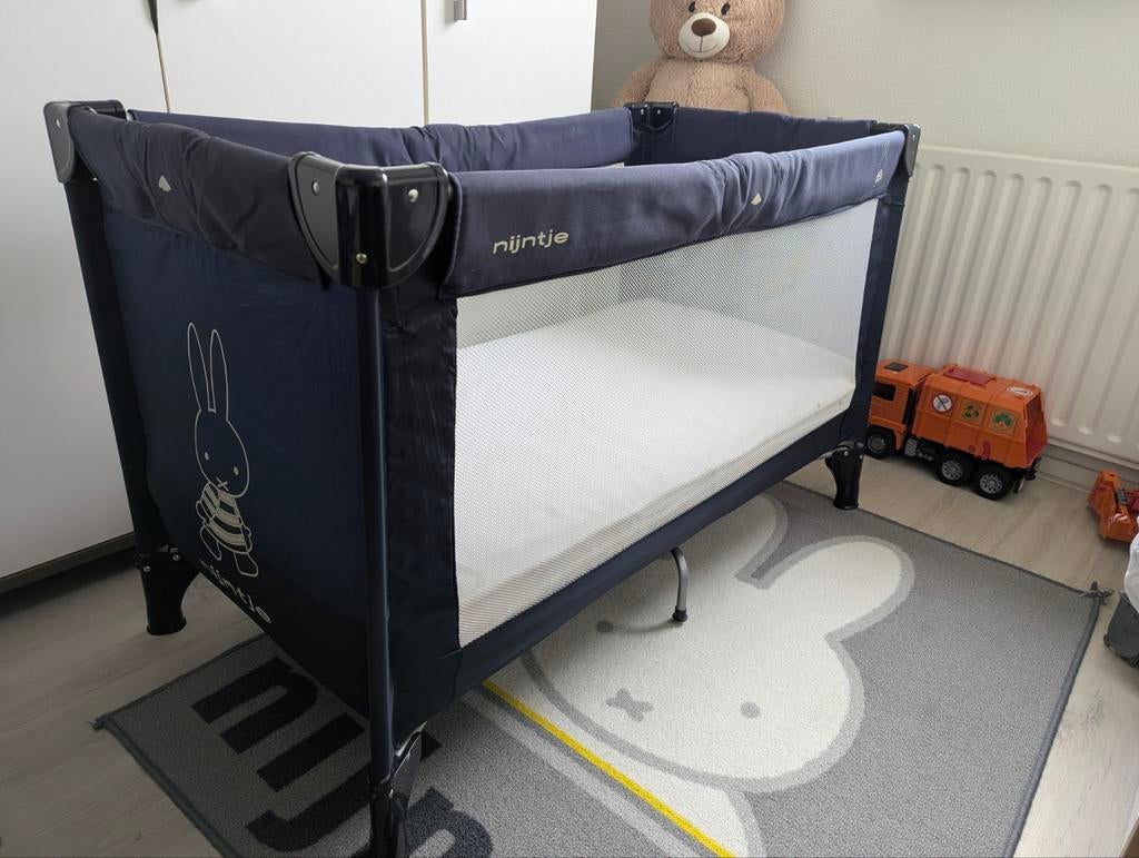 Nijntje logeerbedje reisbedje kampeerbedje met matras en tas, Gebruikt, Ophalen of Verzenden, Minder dan 140 cm, Matras