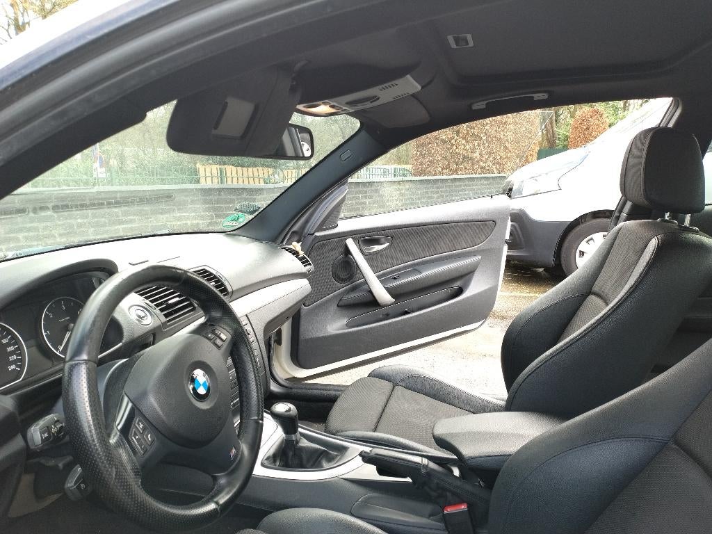 BMW 2010 Wit, Auto's, BMW, Particulier, 1-Serie, Airconditioning, Boordcomputer, Centrale vergrendeling, Cruise Control, Electronic Stability Program (ESP)