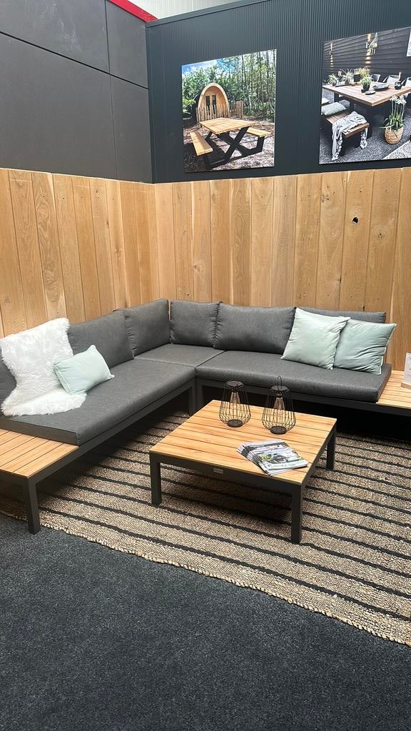 Loungeset Exotan NIEUW, Ophalen, 5 zitplaatsen, Loswal 12, Info@oosten-eiken.nl