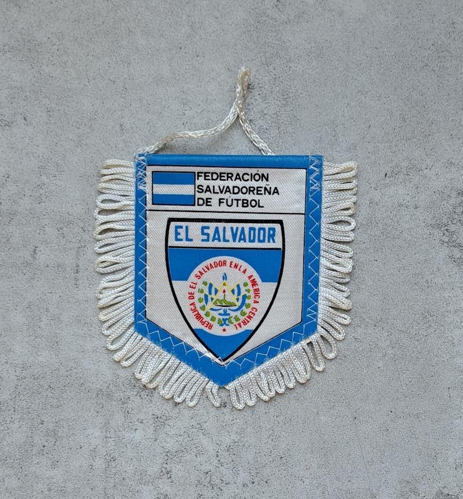 vaantje El Salvador, Ophalen of Verzenden, Zo goed als nieuw, Buitenlandse clubs, Vaantje of Sjaal