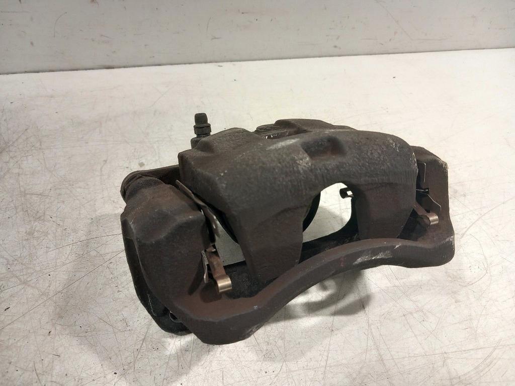 Remklauw rechts voor Suzuki Baleno, Onderdelen@venauto.nl, Van der Ven Autorecycling B.V., Gebruikt, Ettenseweg 76, 4706 PB Roosendaal, The Netherlands