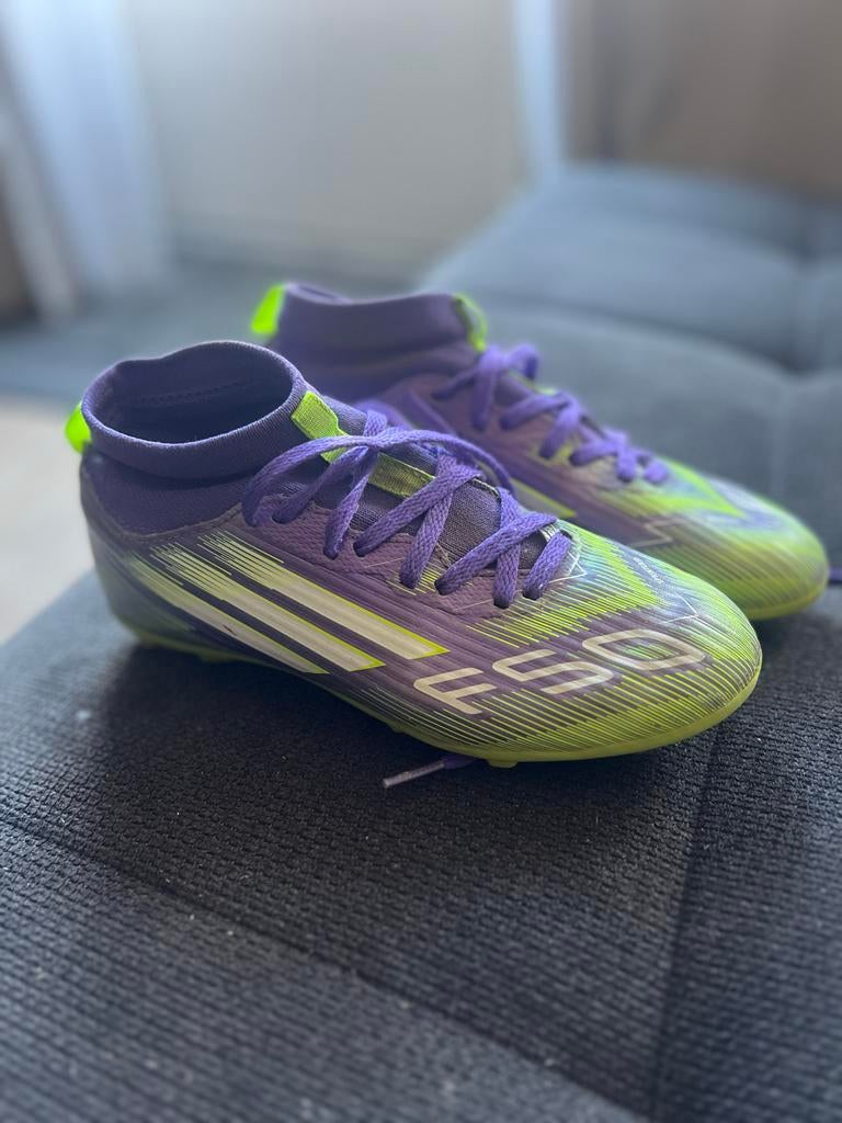 Adidas F50 League voetbalschoenen paars/geel maat 35 1/2, Gebruikt, Maat XS of kleiner, Schoenen, Ophalen of Verzenden