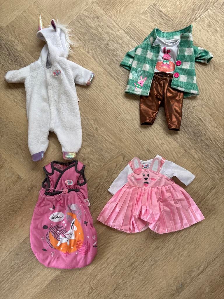 Baby Born diverse kleertjes, Kinderen en Baby's, Speelgoed | Poppen, Ophalen of Verzenden, Gebruikt