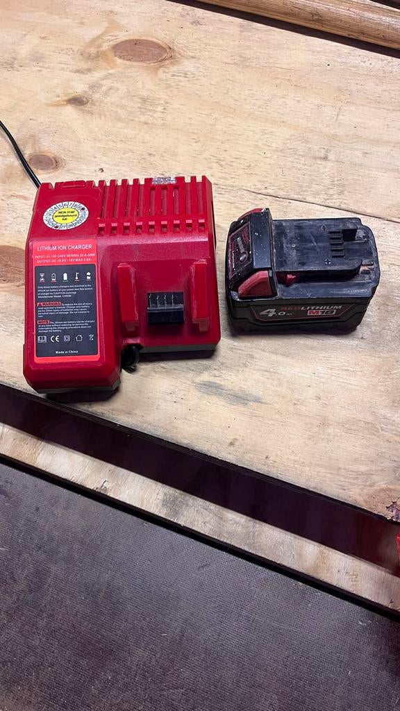 Milwaukee M18 Accu en Lader - Goedkoop, Ophalen of Verzenden, Gebruikt, Overige typen
