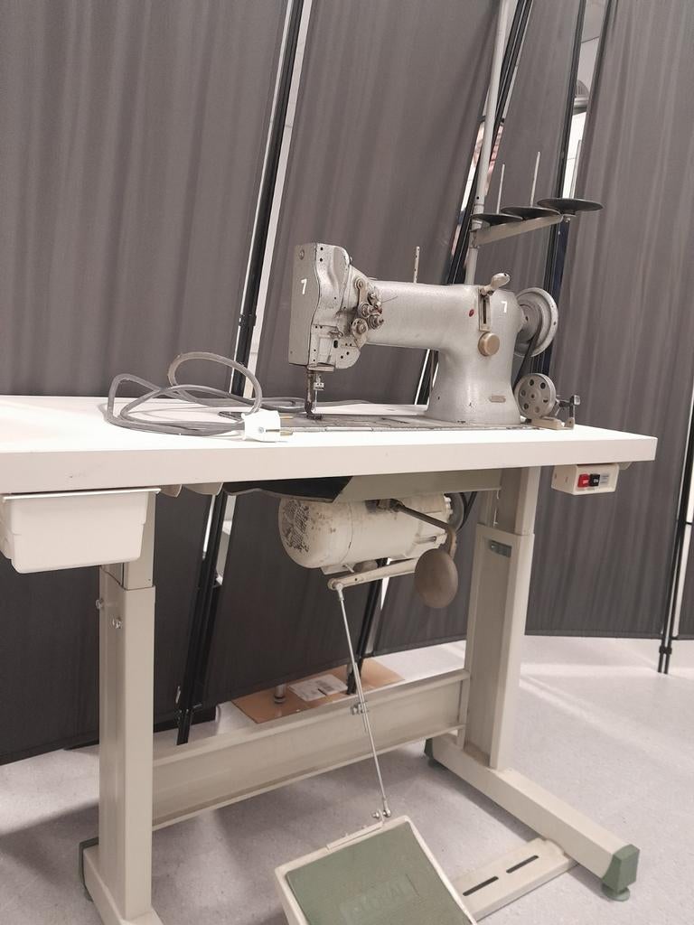 Durkopp Dubbelnaald Industriële Naaimachine, Ophalen