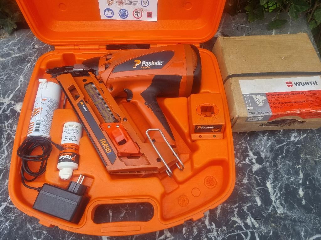 PASLODE IM90 Spijkertacker, Ophalen of Verzenden, Zo goed als nieuw