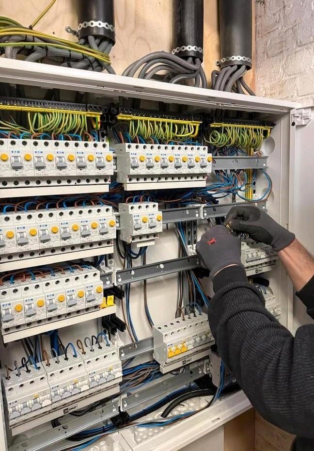 Elektrotechnicus en Elektromonteur (Amsterdam), Diensten en Vakmensen, Elektriciens, Garantie