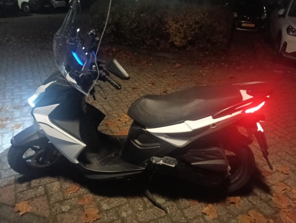 Kymco New Super 8R - Nette Scooter met Onderhoud, Fietsen en Brommers, Scooters | Kymco, Gebruikt, Maximaal 45 km/u, Ophalen of Verzenden