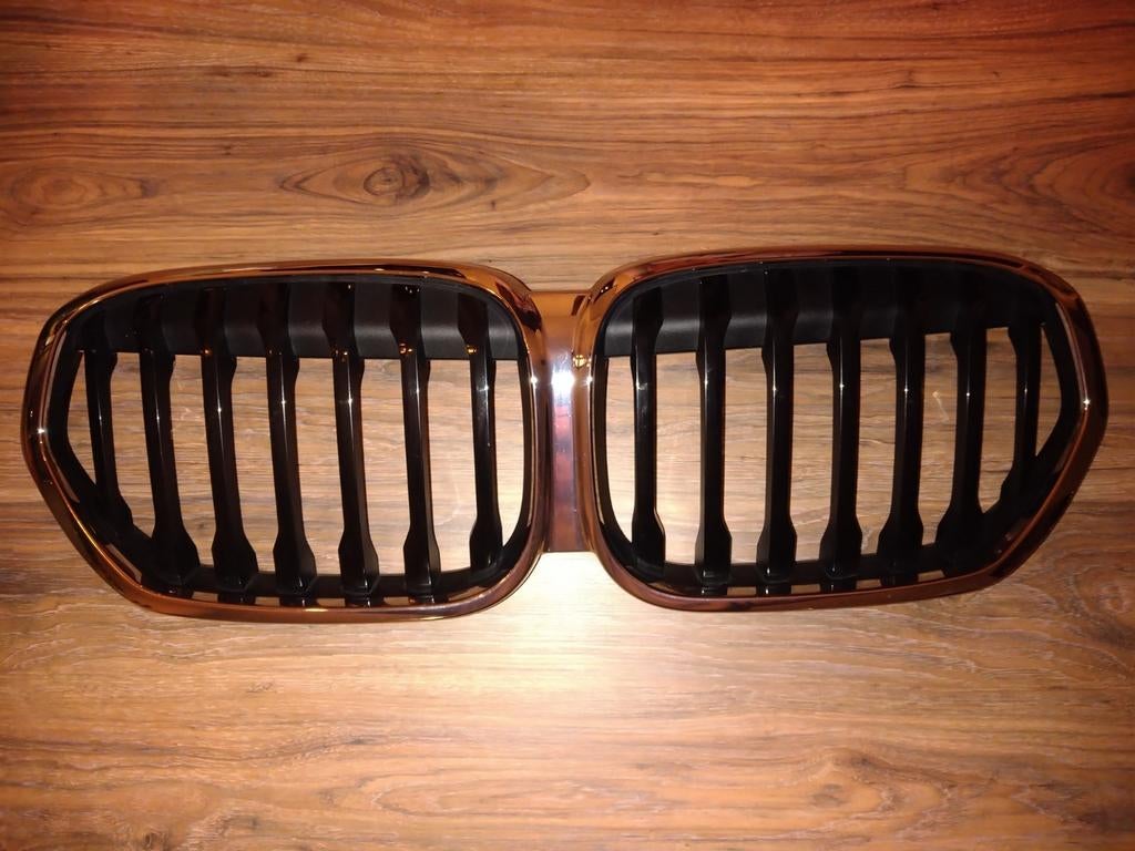 BMW X1 F48 Facelift Originele Grill - Perfecte Staat!, Gebruikt, Voor, Ophalen of Verzenden, Bumper