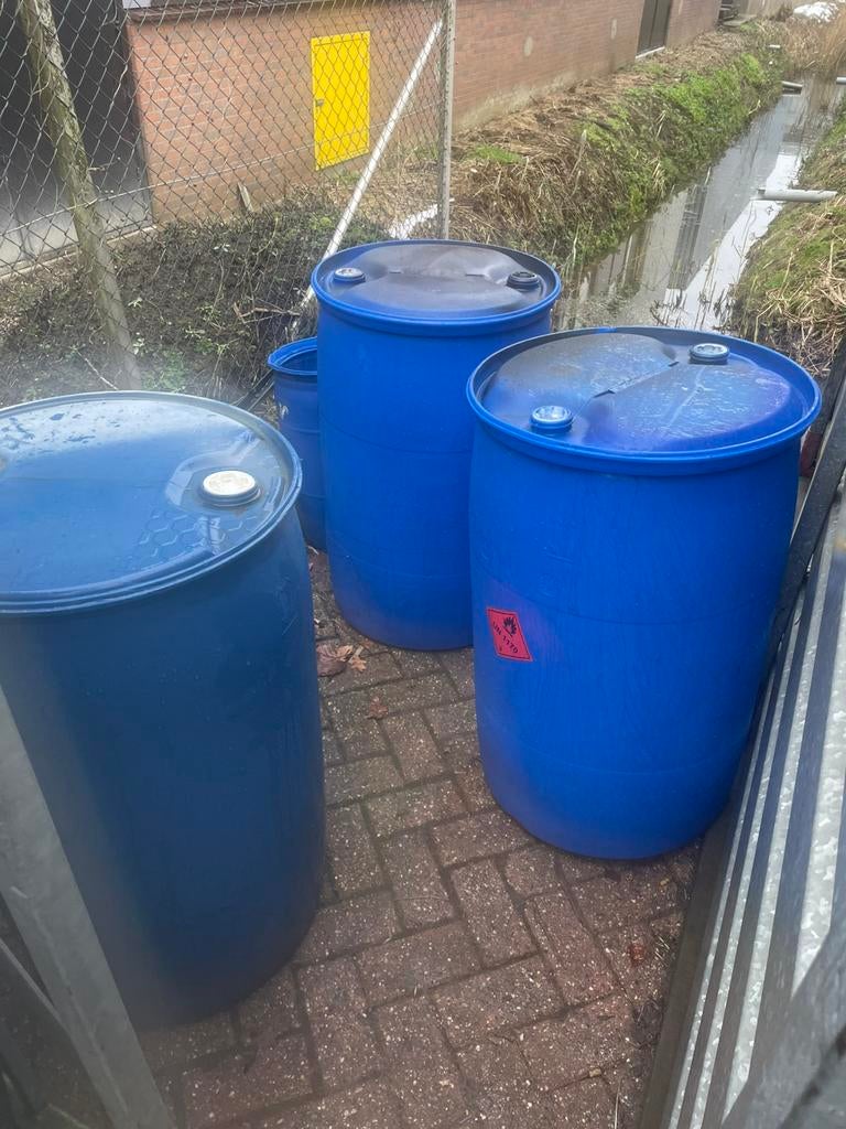 Vaten drums tanks 200ltr, 150 liter of meer, Ophalen, Zo goed als nieuw