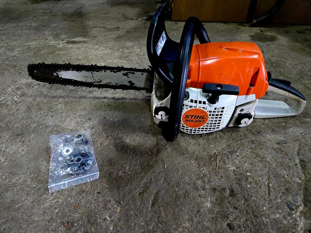 Stihl MS 251 Kettingzaag | 40cm blad | MS251 | Nwe Sprocket, Tuin en Terras, Hand-tuingereedschap, Stihl, Gebruikt, Stihl 40cm kettingzaag