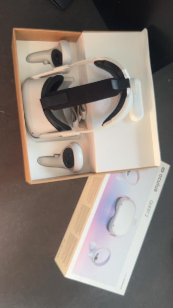 Oculus Quest 2 VR Bril - Zo goed als nieuw, Ophalen of Verzenden, Zo goed als nieuw, Overige platformen