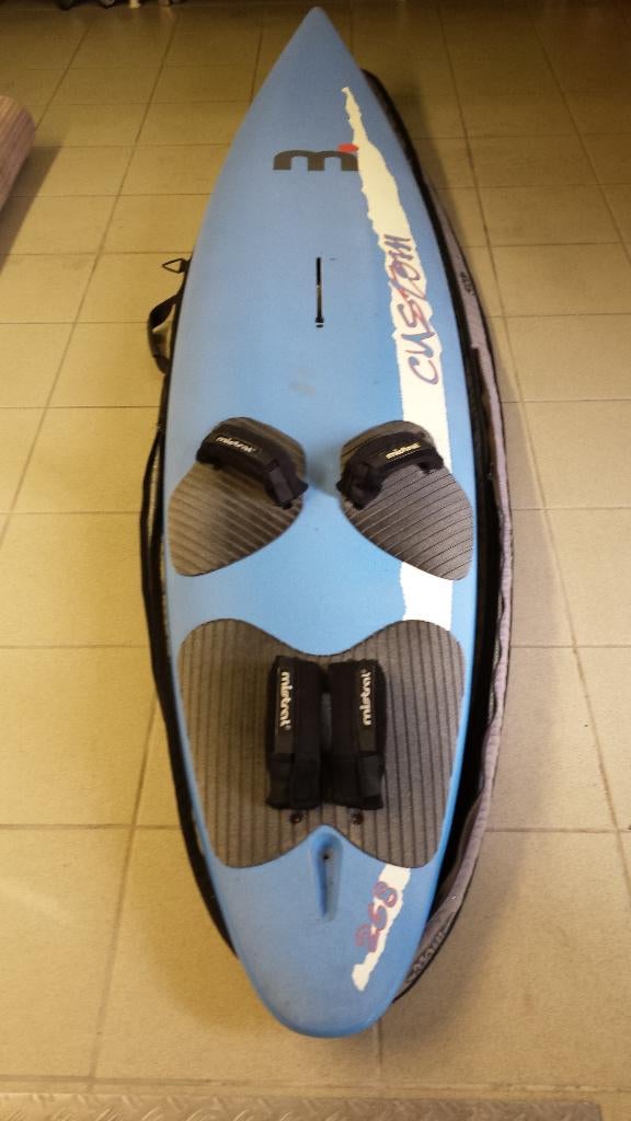€200 nieuwstaat Mistral Custom windsurf board, Watersport en Boten, Windsurfen, Nieuw, Plank, Minder dan 5 m², Ophalen