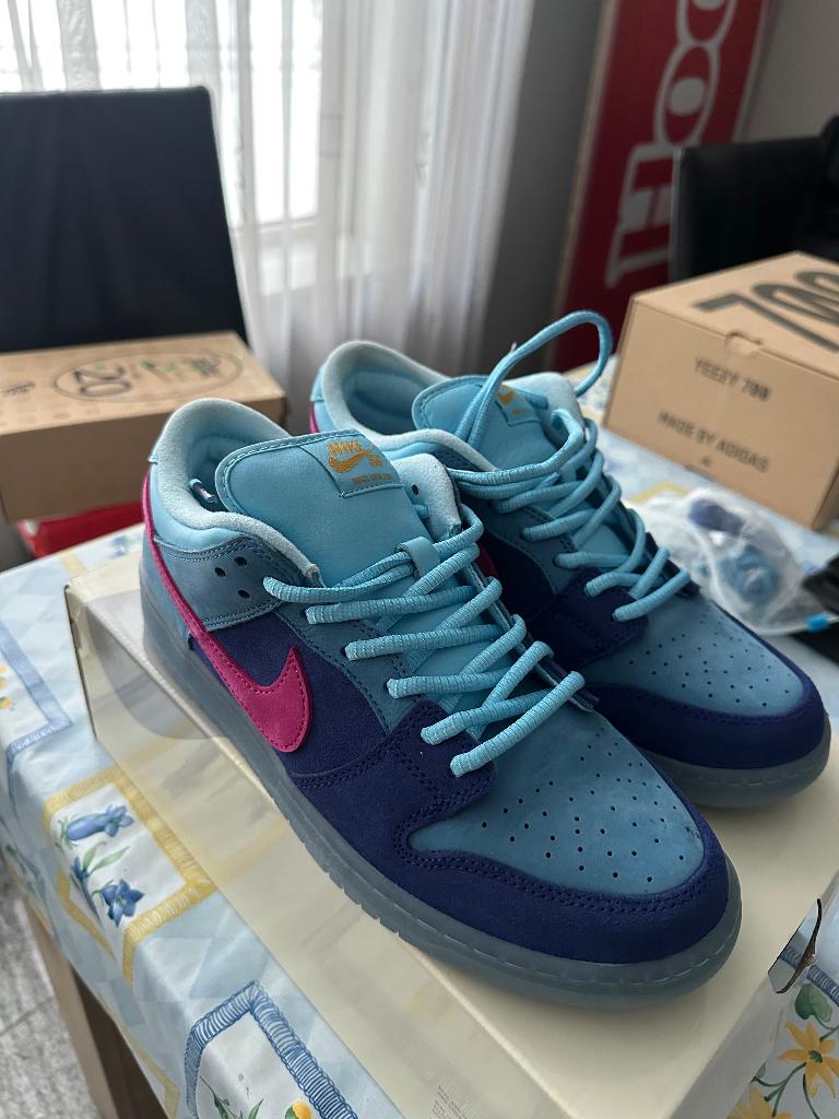 Nike Sb Dunk Low Roy Blue / Active Pink maat 42.5, Kleding | Heren, Schoenen, Blauw, Nike, Nieuw, Ophalen of Verzenden