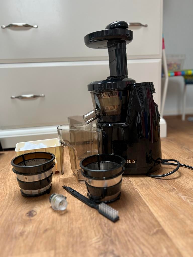 Greenis Slowjuicer zwart zo goed als nieuw, Ophalen of Verzenden, Zo goed als nieuw, Slowjuicer