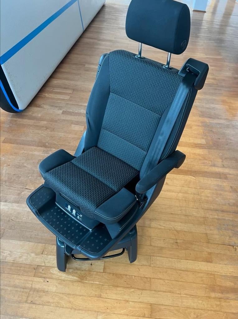 Vw T6 California Multivan Draaistoel met Kinderzit functie, Ophalen of Verzenden, Gebruikt