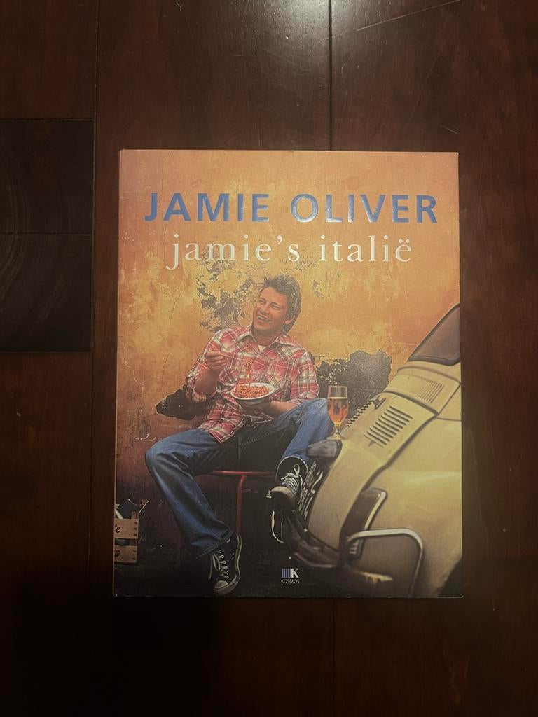 Jamie Oliver - Jamie’s Italië Kookboek, Italië, Voorgerechten en Soepen, Ophalen of Verzenden, Zo goed als nieuw