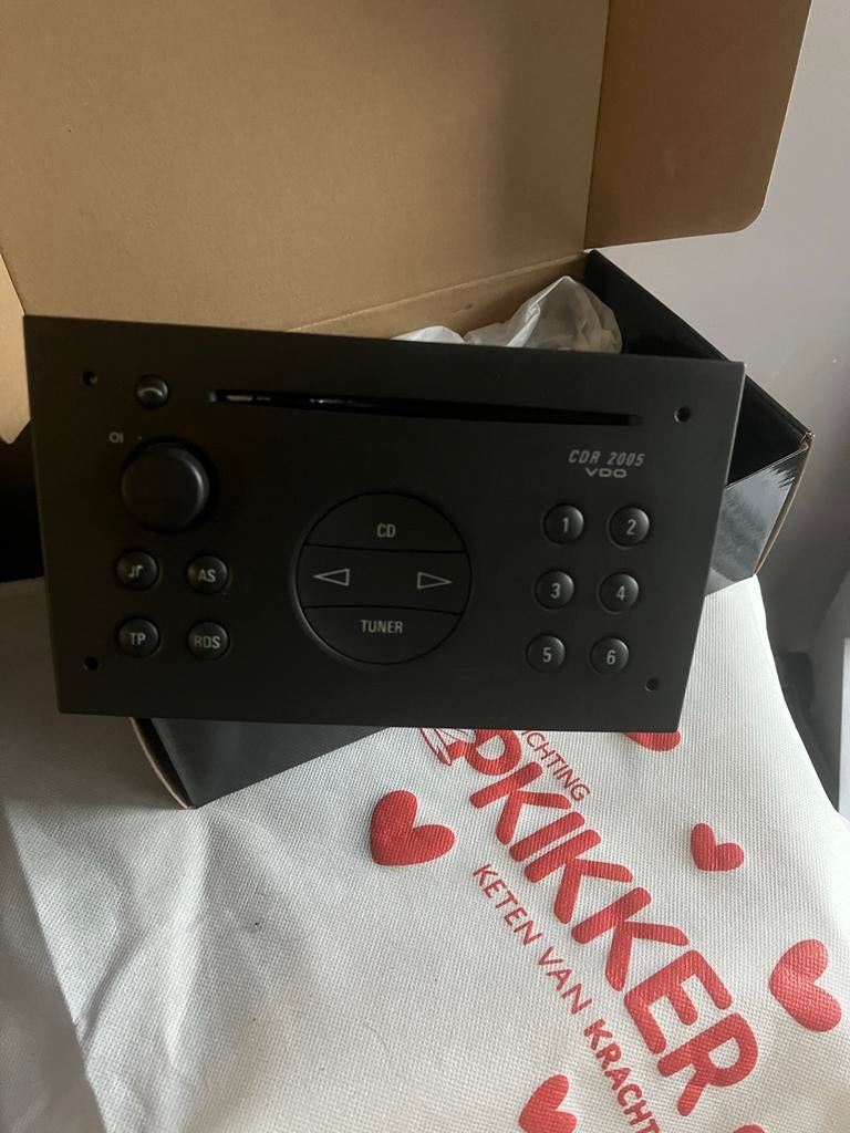 Opel Agila Auto Radio CDR 2005 VDO - Code Ontbreekt, Ophalen, Gebruikt