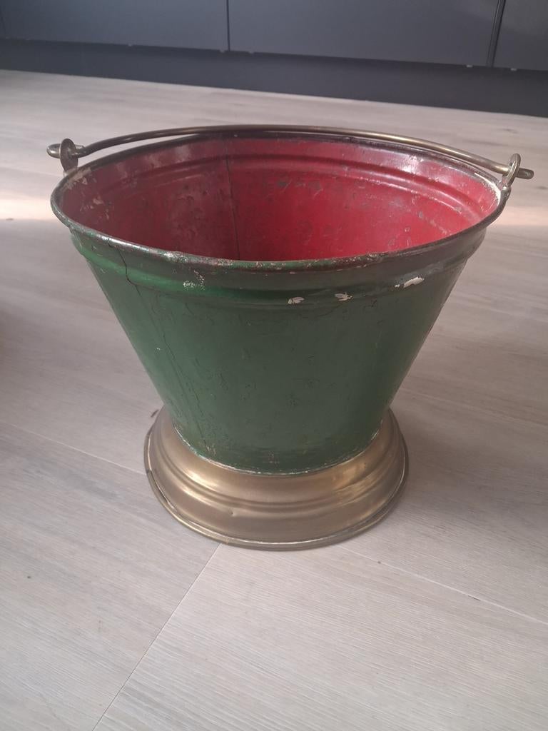 Antieke houtbak, Ophalen, Gebruikt, IJzer, Met handgreep