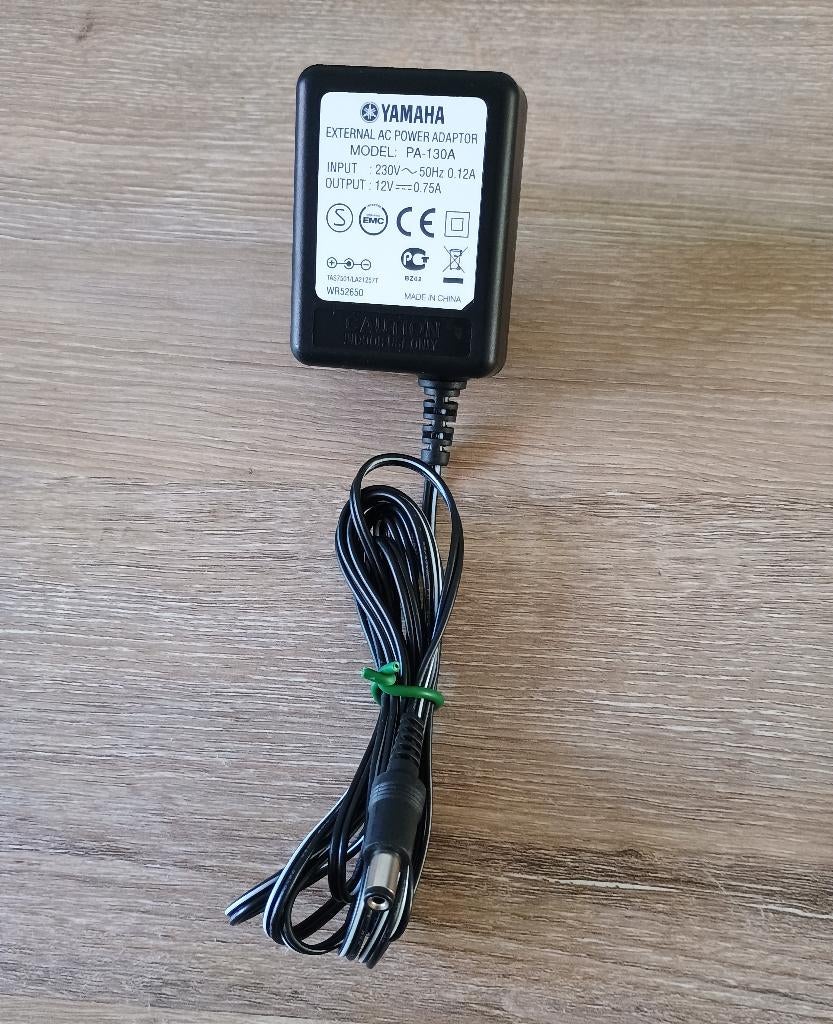 Yamaha pa-130a adapter 12v 0,75a origineel oem, Muziek en Instrumenten, Keyboards, Zo goed als nieuw, Overige aantallen, Yamaha