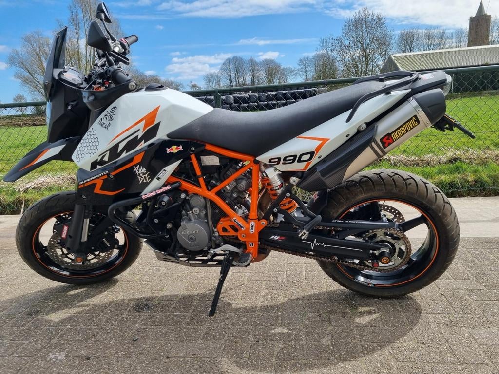 KTM 990 SMR (Supermoto R)
BOUWJAAR 2012, Motoren, 2 cilinders, Sportuitlaat, Super Sport, Particulier